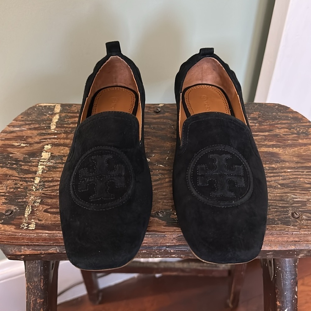 Tory Burch Leigh 15MM Perfect Black Elastic Loafer - Silk Suede - Picture 4 of 16